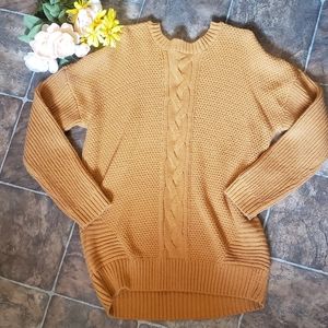 Very cute long sweater🧡
